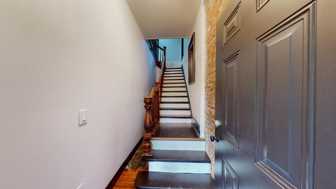 Stylish 2nd Floor With Pool Table Office Space Near Churchill Downs * Louisville