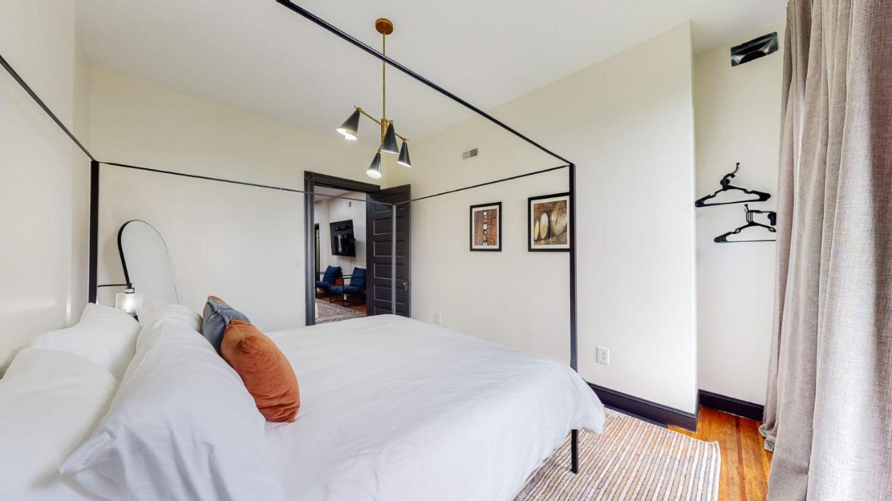 Stylish 2nd Floor With Pool Table Office Space Near Churchill Downs * Louisville